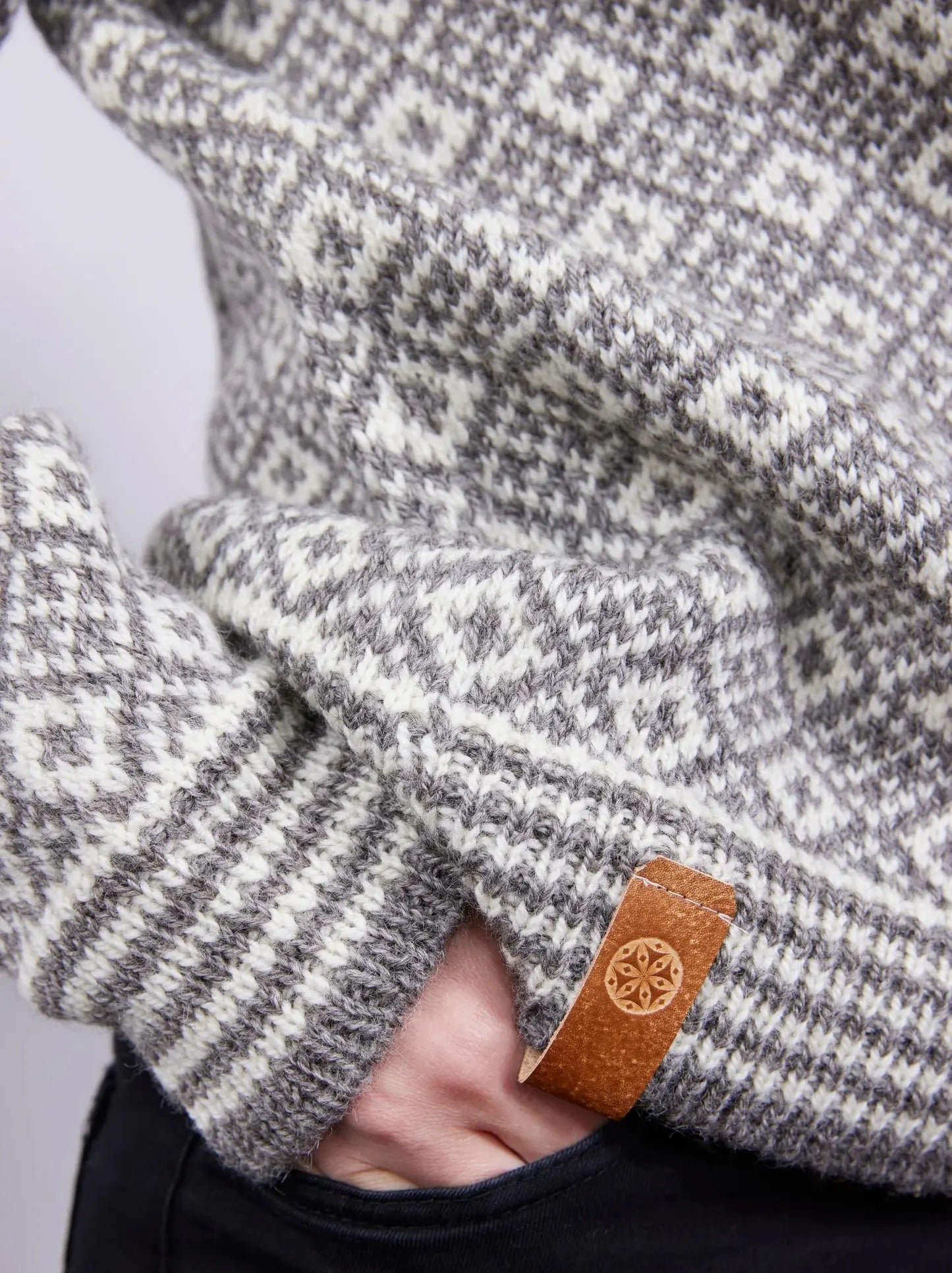 OLVE ULLGENSER - Grey & Natural White - Raw Denim