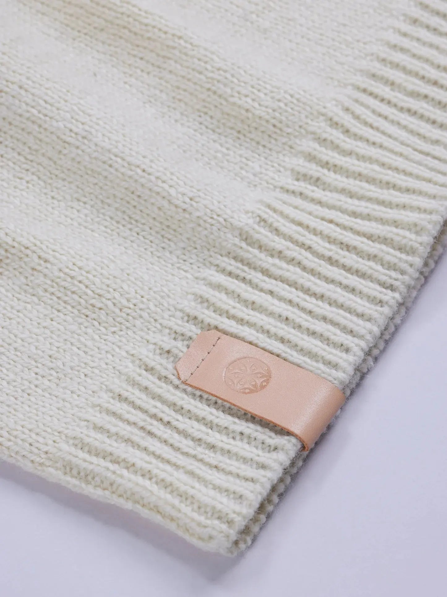 TROLLA ULLGESNER - Natural White - Raw Denim